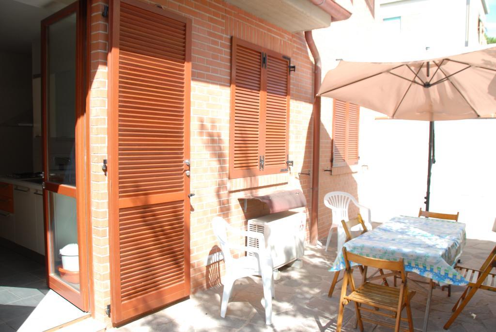 I Portici Appartamenti Marina di Grosseto Oda fotoğraf